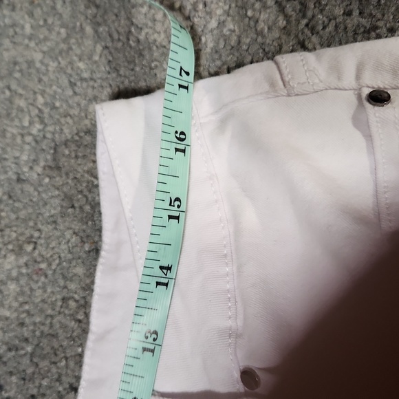 Juniors xl denim stretch Jean shorts white distressed - Picture 4 of 6